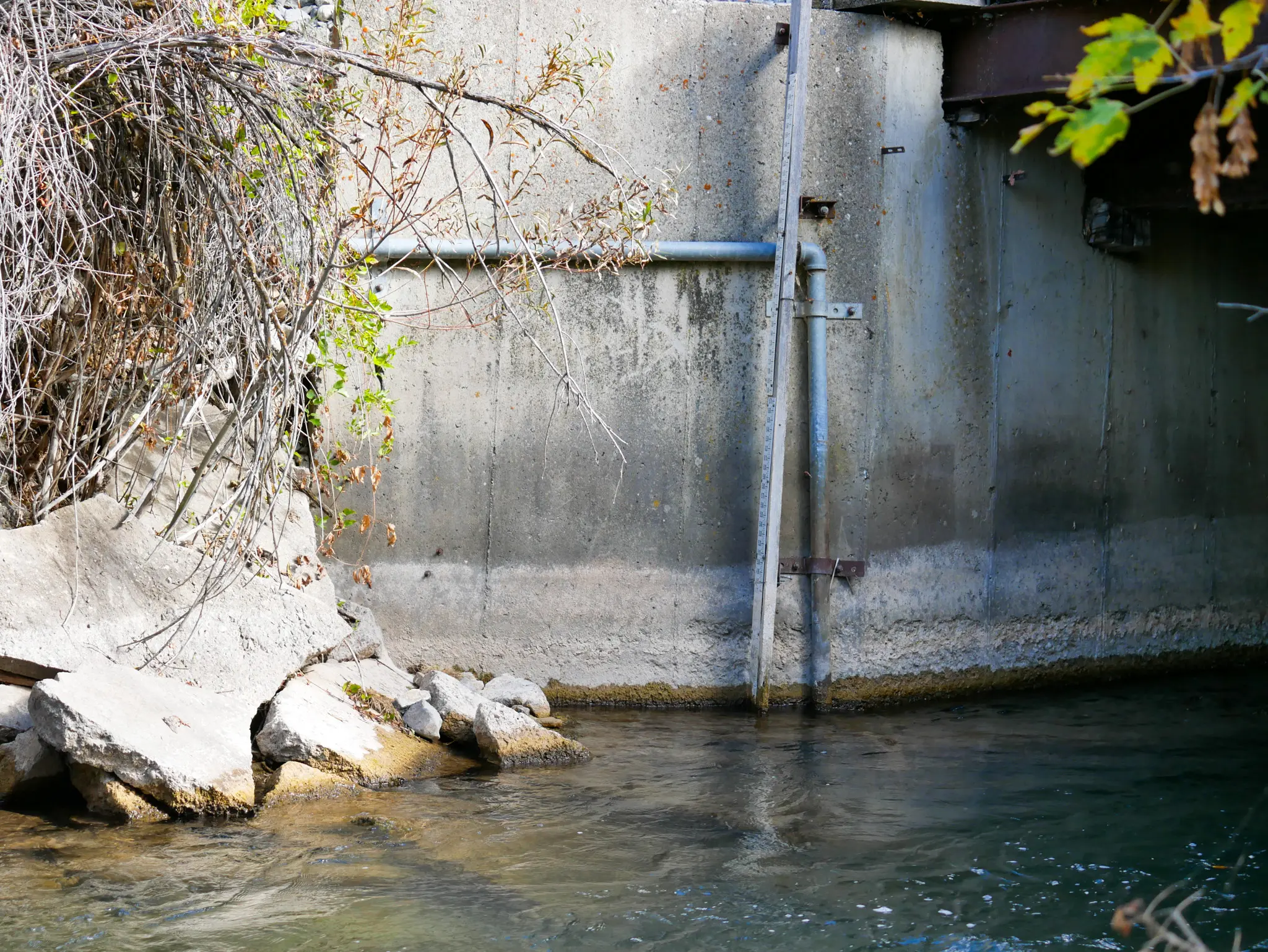 Stilling Well Pipe Installation in a River